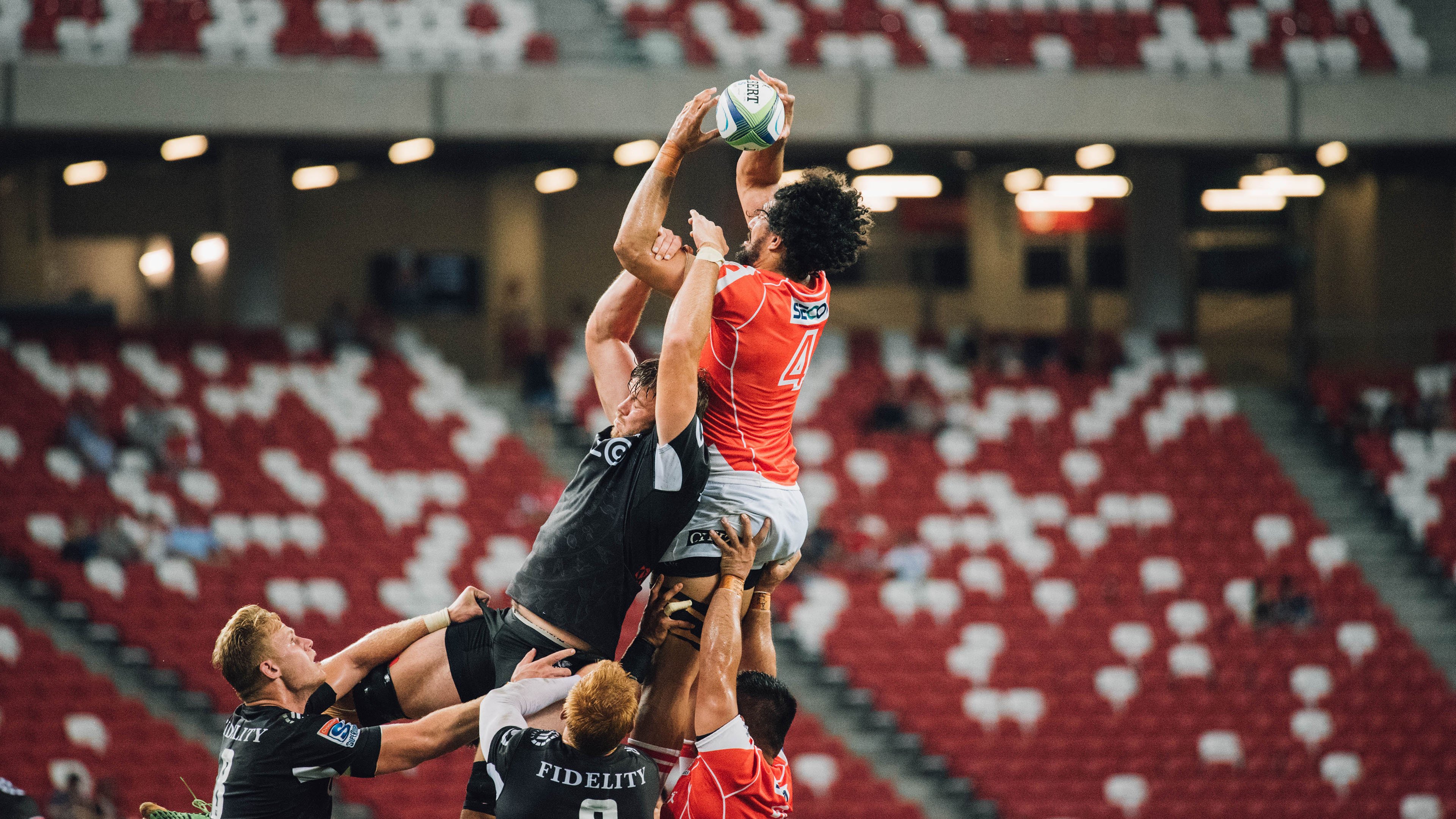 阿扎伦卡重返赛场，首战状态出色点燃加拿大观众热情