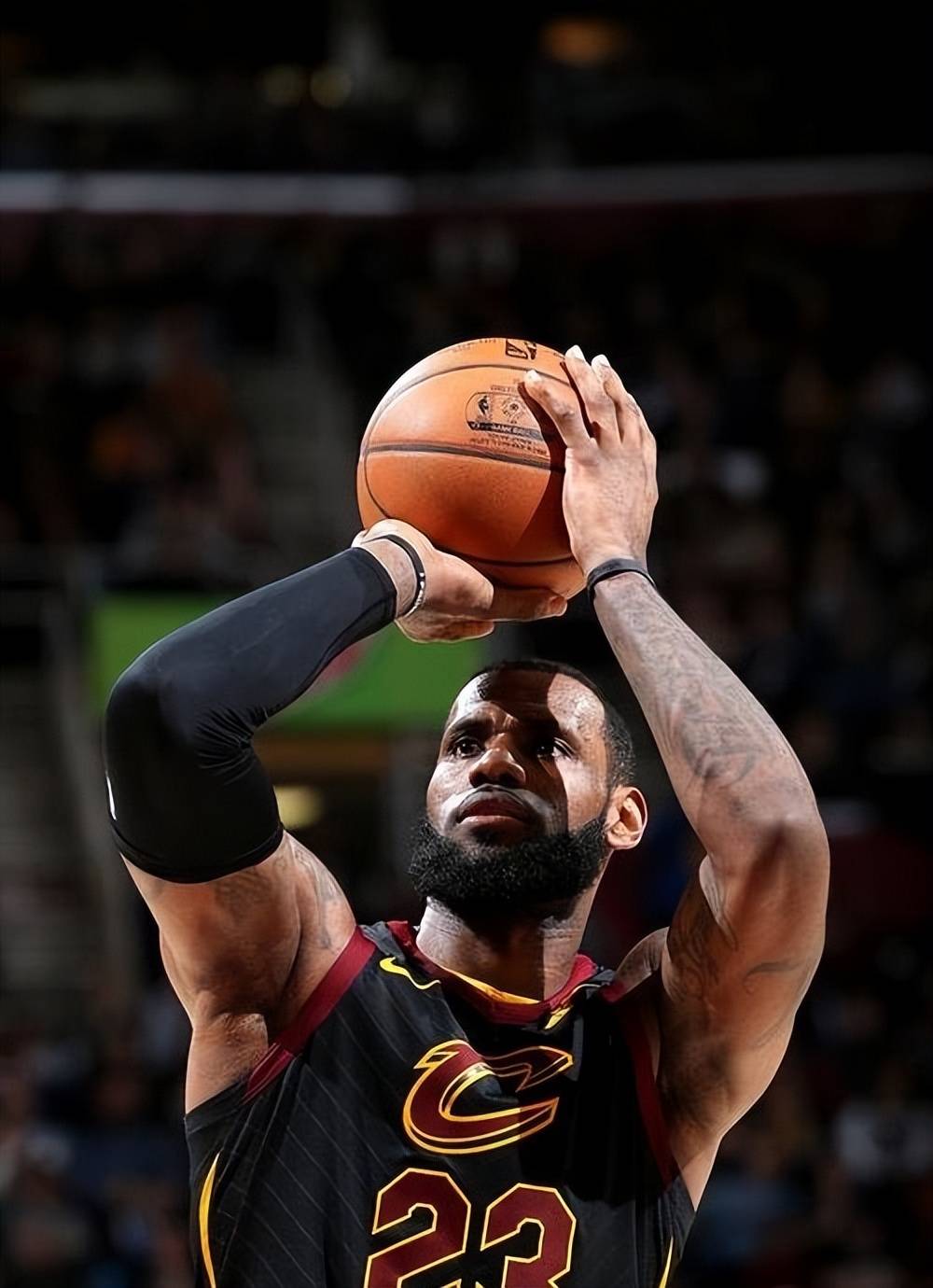 关于浓眉哥迎来三赛季高光表现，中国队球迷沸腾！的信息